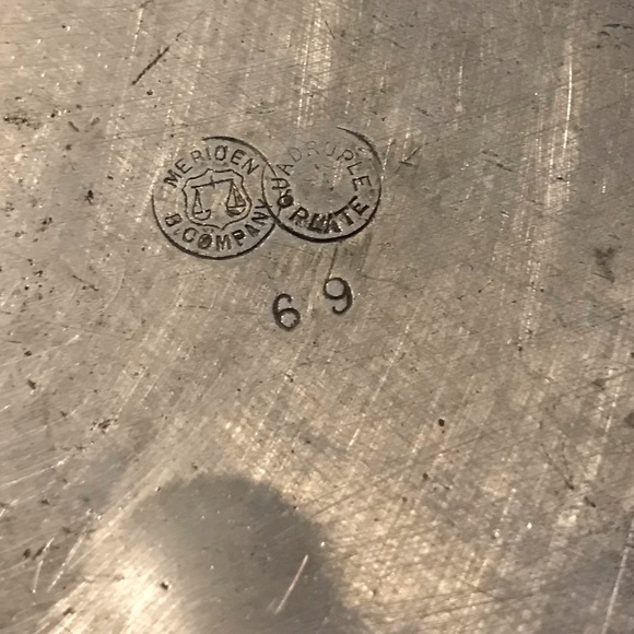 Vintage MERIDEN BRITANNIA Company 69 (Silverplate, Hollowware) Pot - Bowl EUC - Picture 2 of 2